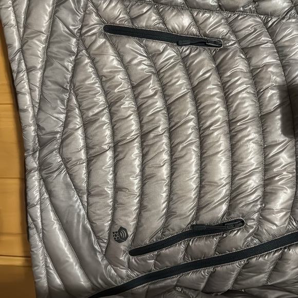 Mountain Hardwear Jacket - Picture 4 of 7